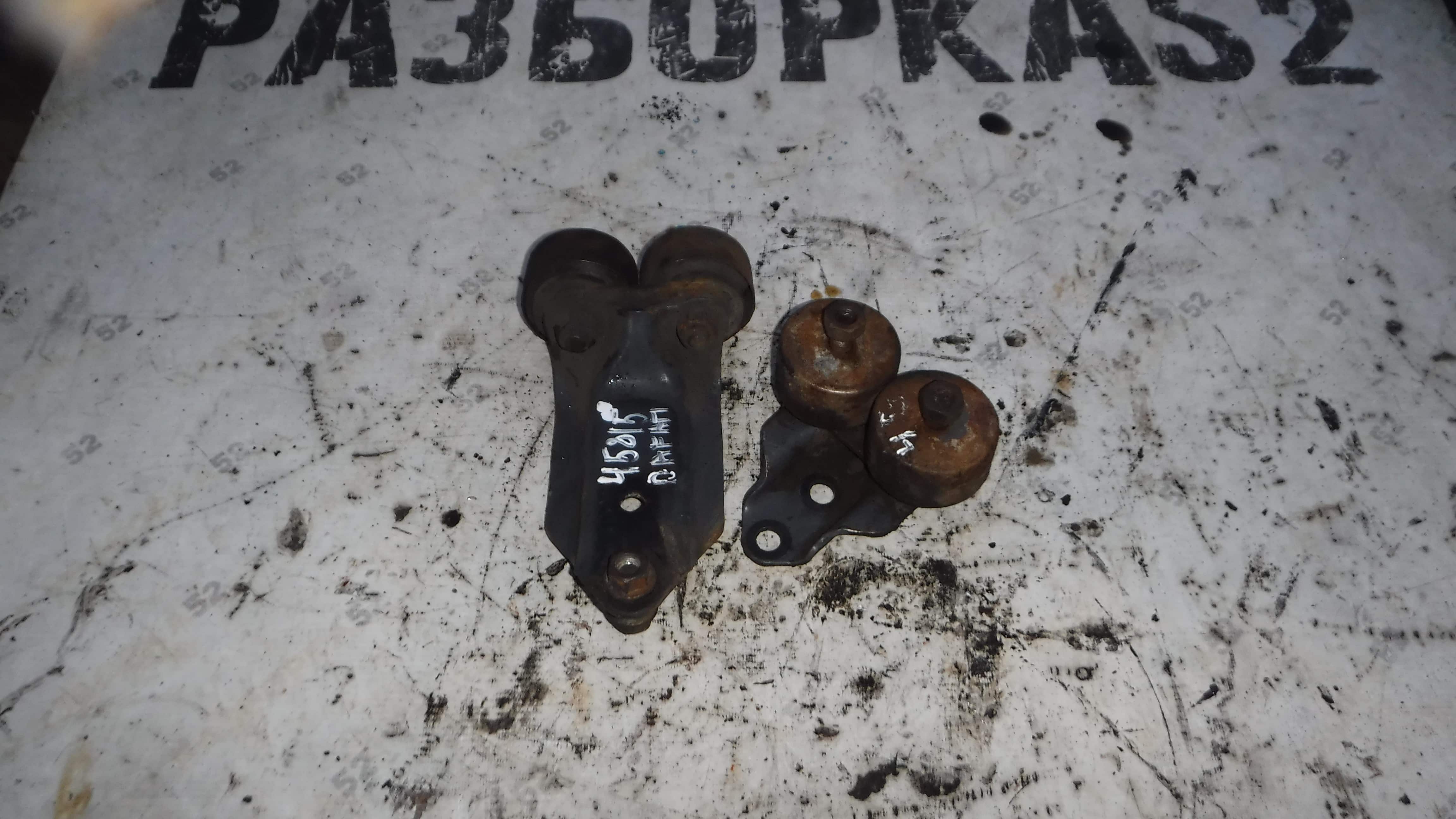 Кронштейн радиатора 0221438 Daf 95 ATI 1995